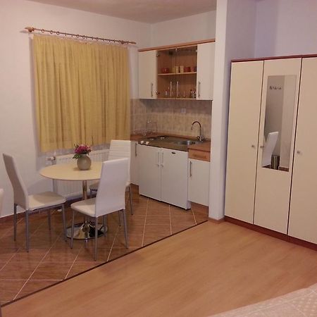 New Studio Apartments Trlaja Σίμπενικ Δωμάτιο φωτογραφία